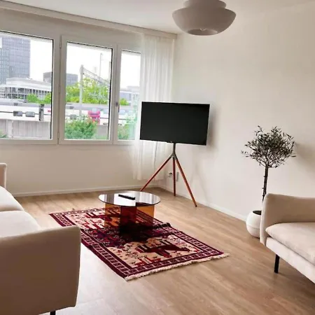 Exclusive Floor For 10 Guests -30-
