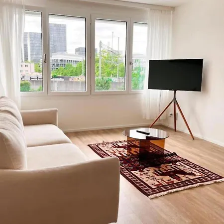 Exclusive Floor For 10 Guests -30- Апартаменты Цюрих