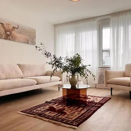 Exclusive Floor For 10 Guests -30- Zurich